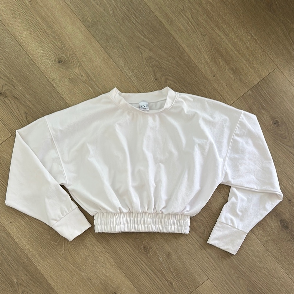 FIVE dancewear White Long Sleeve Athletic Shirt